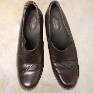 Clarks brown leather heels